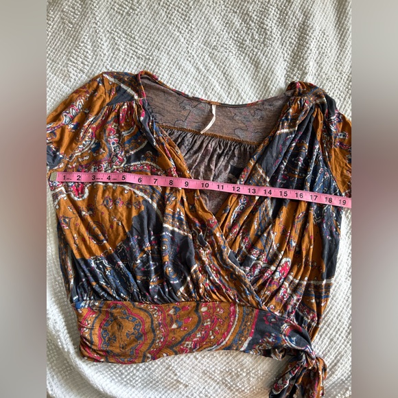 Free People Fionas Wrap Blouse Womens Size S Bell Sleeve Paisley Casual boho - Picture 9 of 9